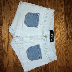 Hollister Low Rise Short Shorts